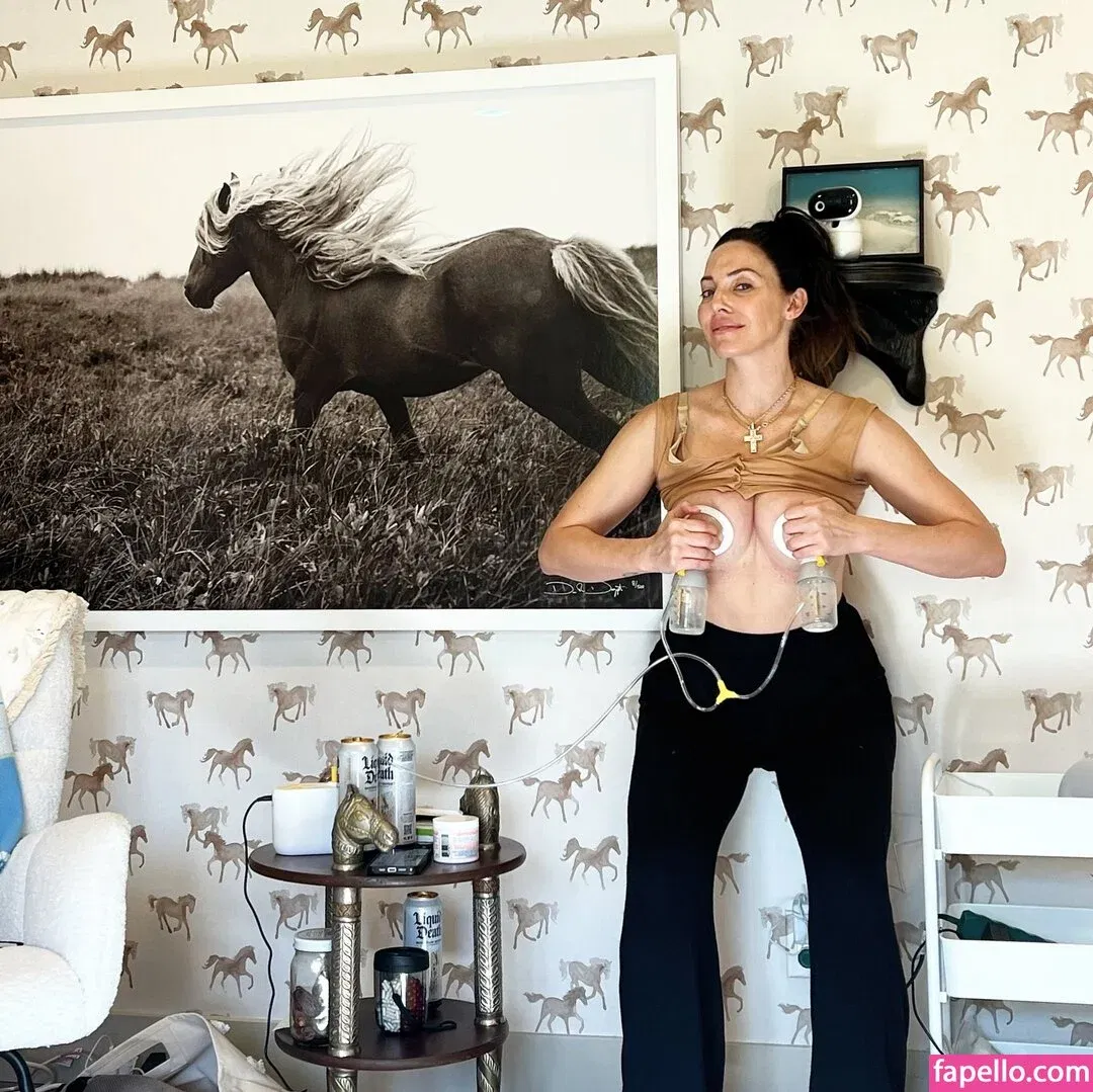 Whitney Cummings / whitneycummings Onlyfans Photo Gallery 