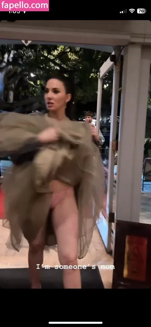 Whitney Cummings / whitneycummings Onlyfans Photo Gallery 