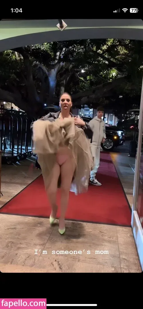 Whitney Cummings / whitneycummings Onlyfans Photo Gallery 