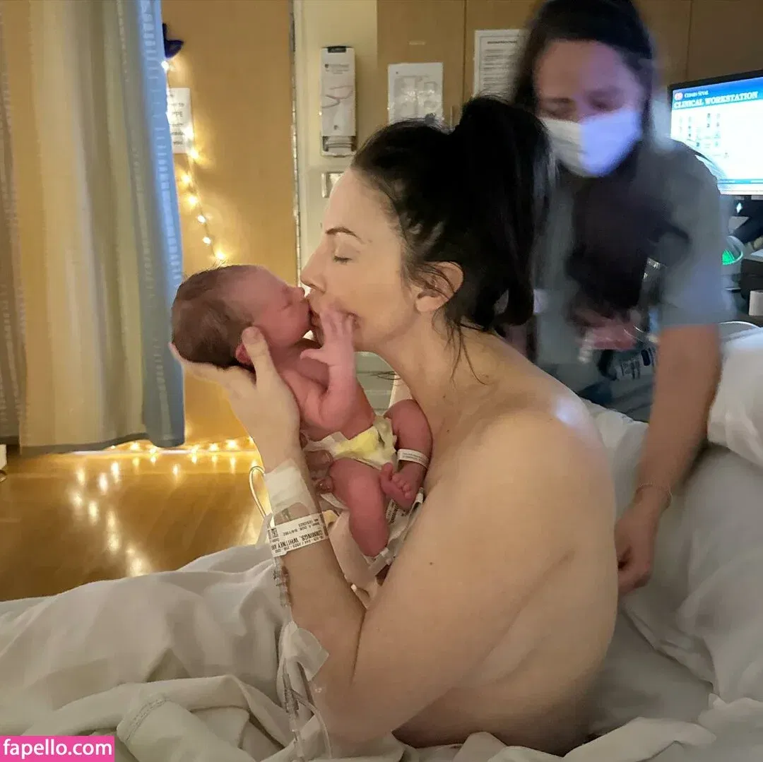 Whitney Cummings / whitneycummings Onlyfans Photo Gallery 