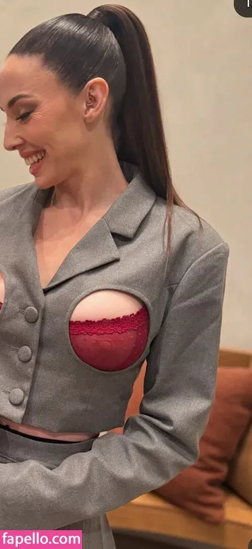 Whitney Cummings / whitneycummings Onlyfans Photo Gallery 