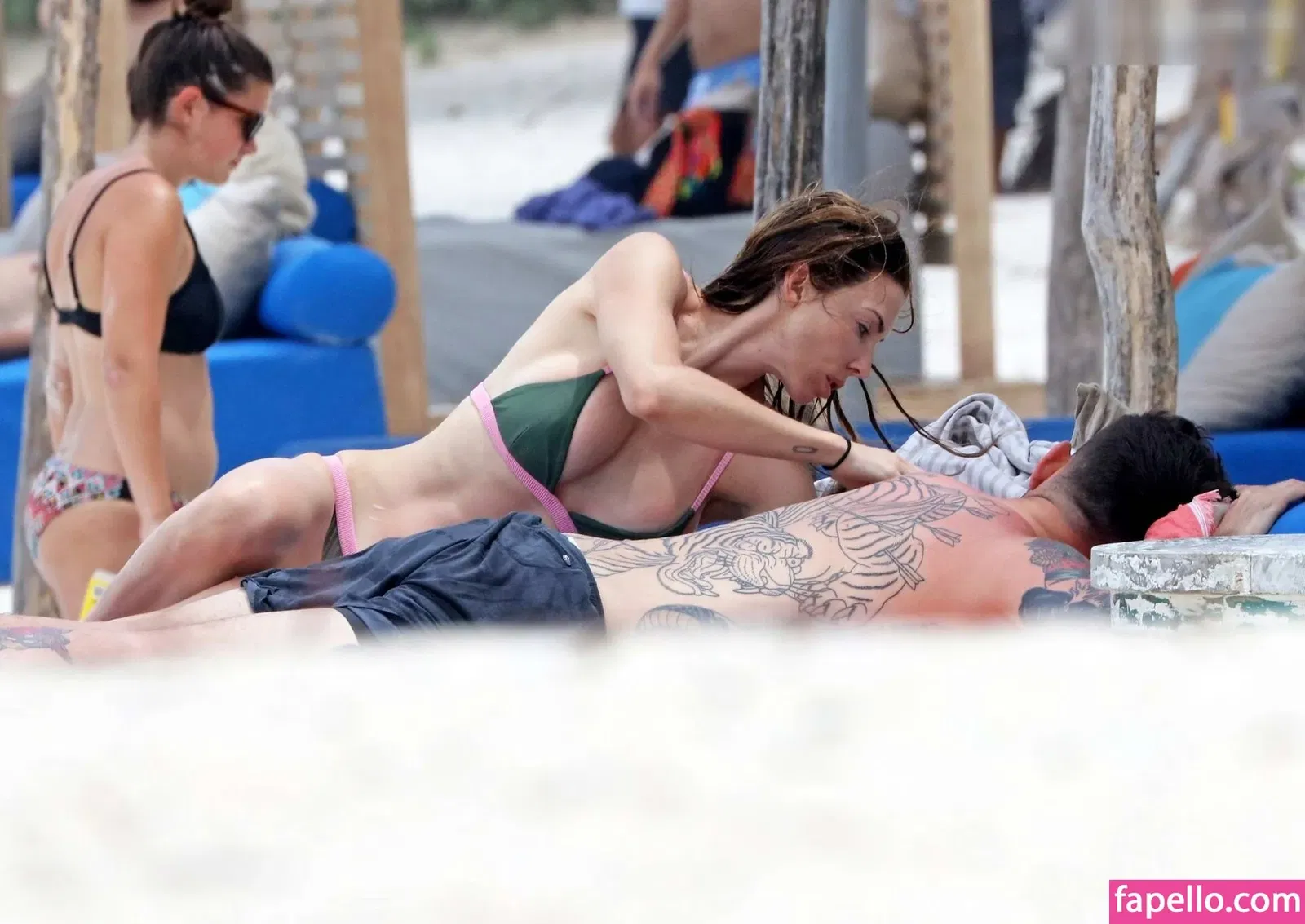 Whitney Cummings / whitneycummings Onlyfans Photo Gallery 