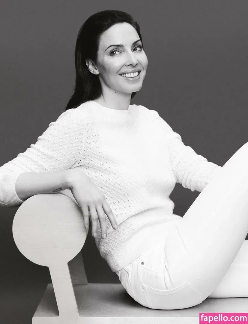 Whitney Cummings / whitneycummings Onlyfans Photo Gallery 