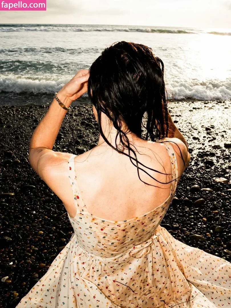 Whitney Cummings / whitneycummings Onlyfans Photo Gallery 