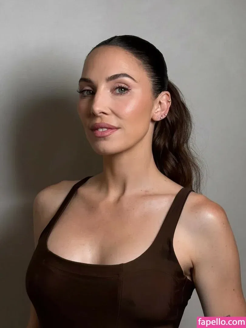 Whitney Cummings / whitneycummings Onlyfans Photo Gallery 