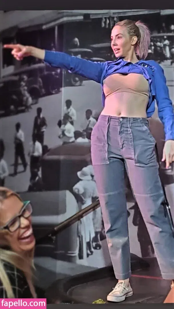 Whitney Cummings / whitneycummings Onlyfans Photo Gallery 