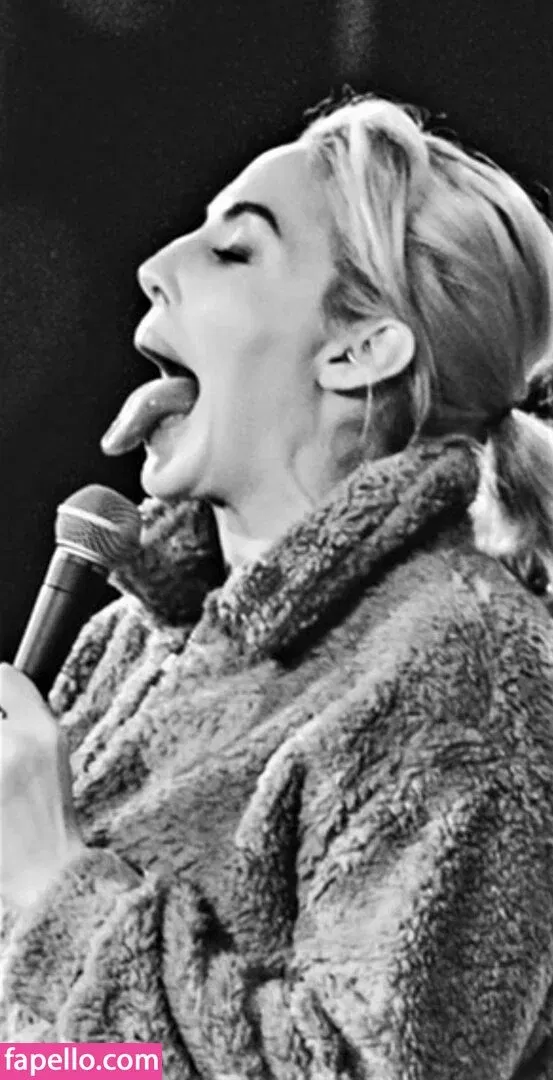 Whitney Cummings / whitneycummings Onlyfans Photo Gallery 