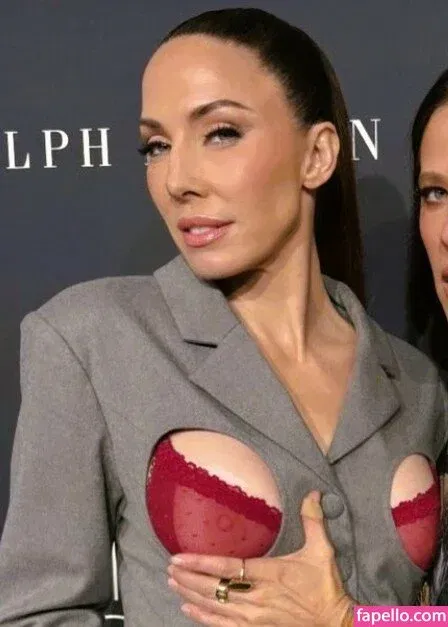 Whitney Cummings / whitneycummings Onlyfans Photo Gallery 