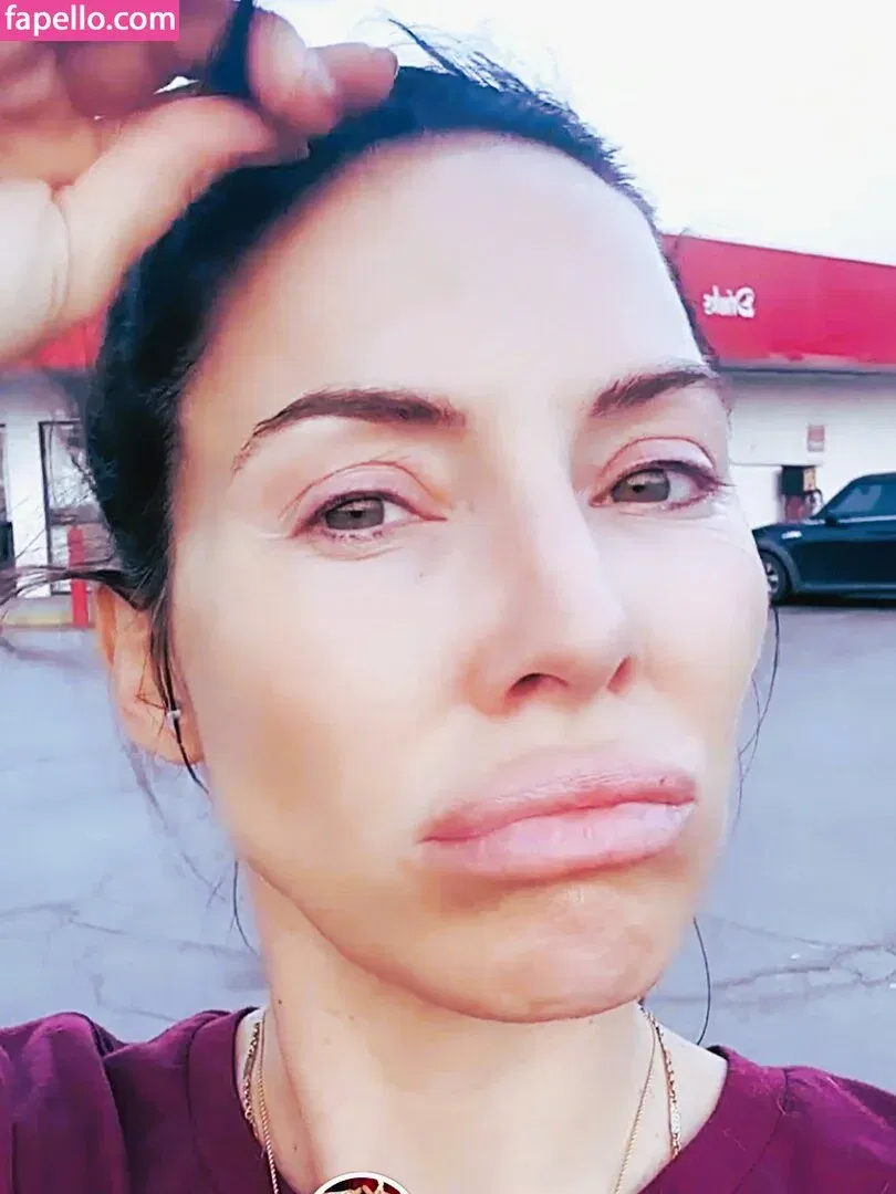 Whitney Cummings / whitneycummings Onlyfans Photo Gallery 