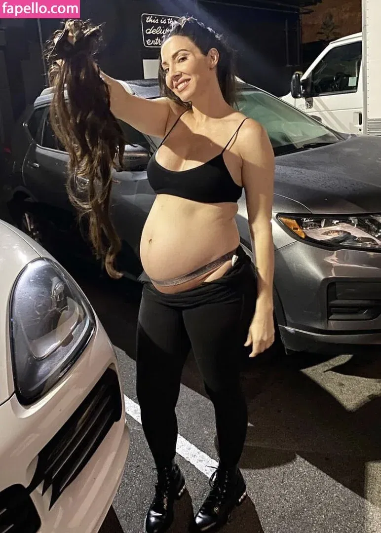 Whitney Cummings / whitneycummings Onlyfans Photo Gallery 