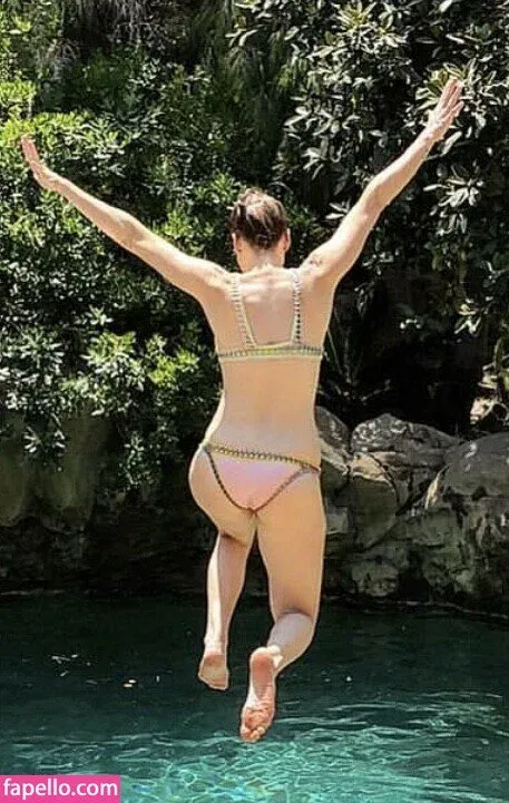 Whitney Cummings / whitneycummings Onlyfans Photo Gallery 