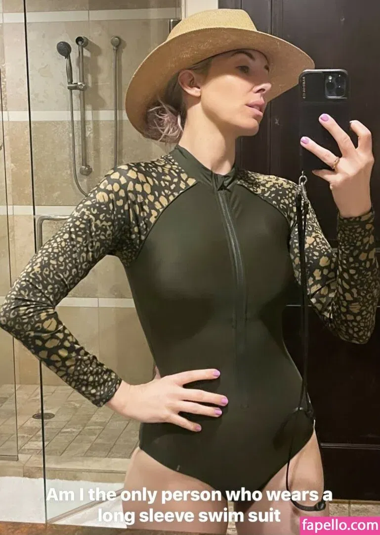 Whitney Cummings / whitneycummings Onlyfans Photo Gallery 