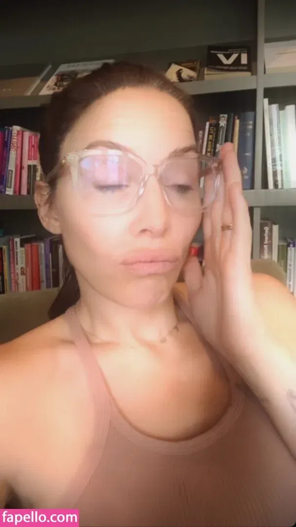 Whitney Cummings / whitneycummings Onlyfans Photo Gallery 