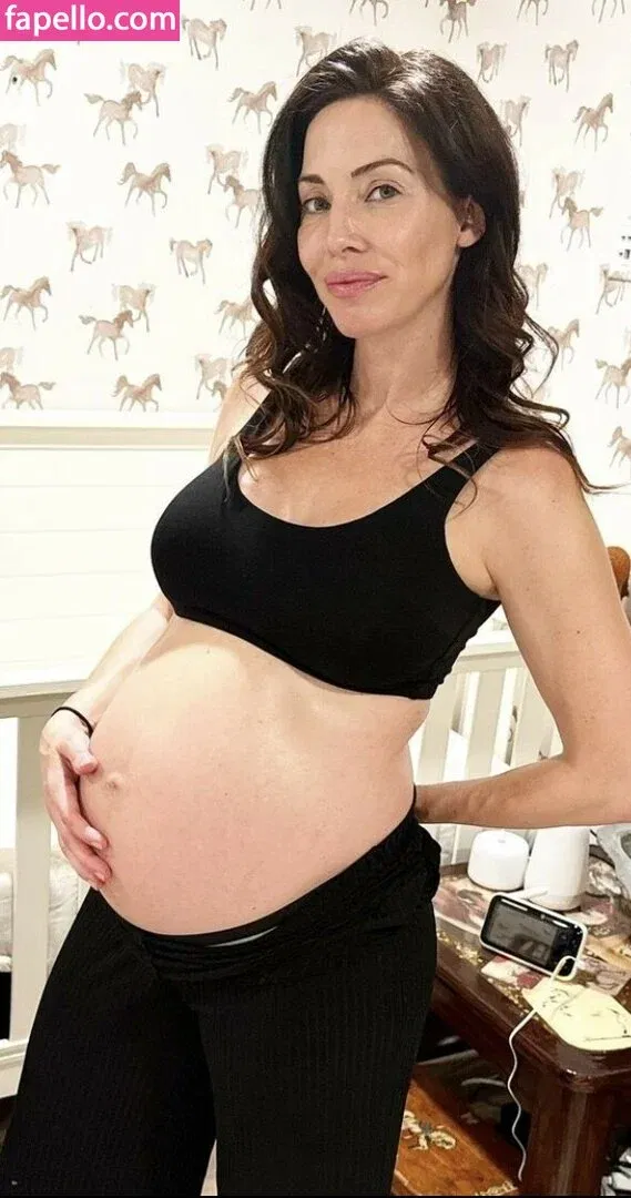 Whitney Cummings / whitneycummings Onlyfans Photo Gallery 