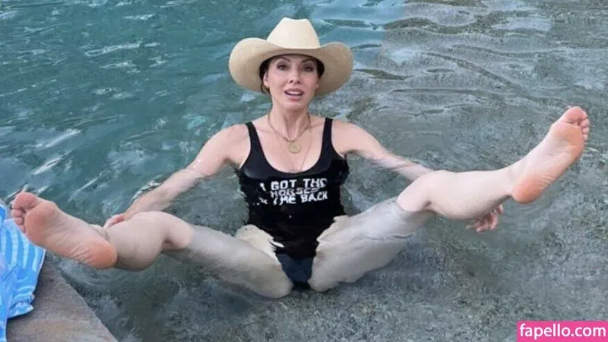 Whitney Cummings / whitneycummings Onlyfans Photo Gallery 