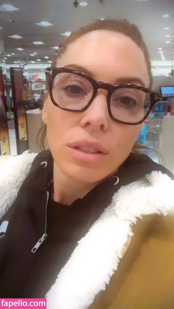 Whitney Cummings / whitneycummings Onlyfans Photo Gallery 