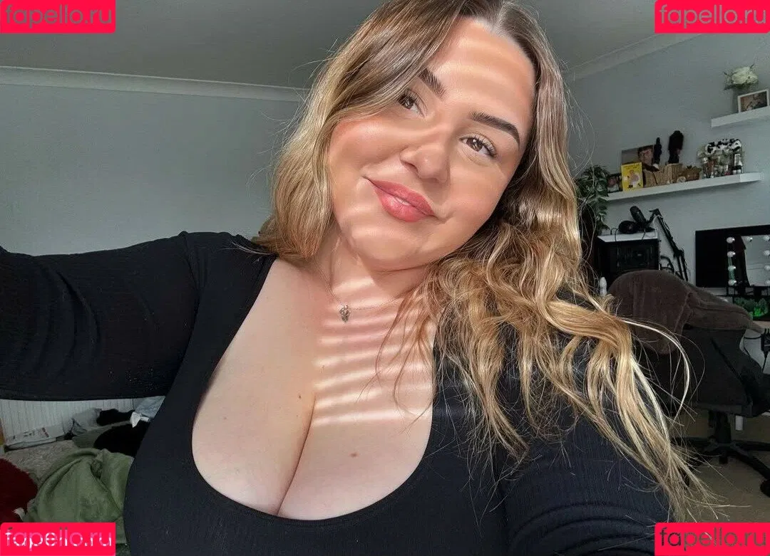 Harmony Savage / harmonysavage1 / thegoodlittleslut Onlyfans Photo Gallery 