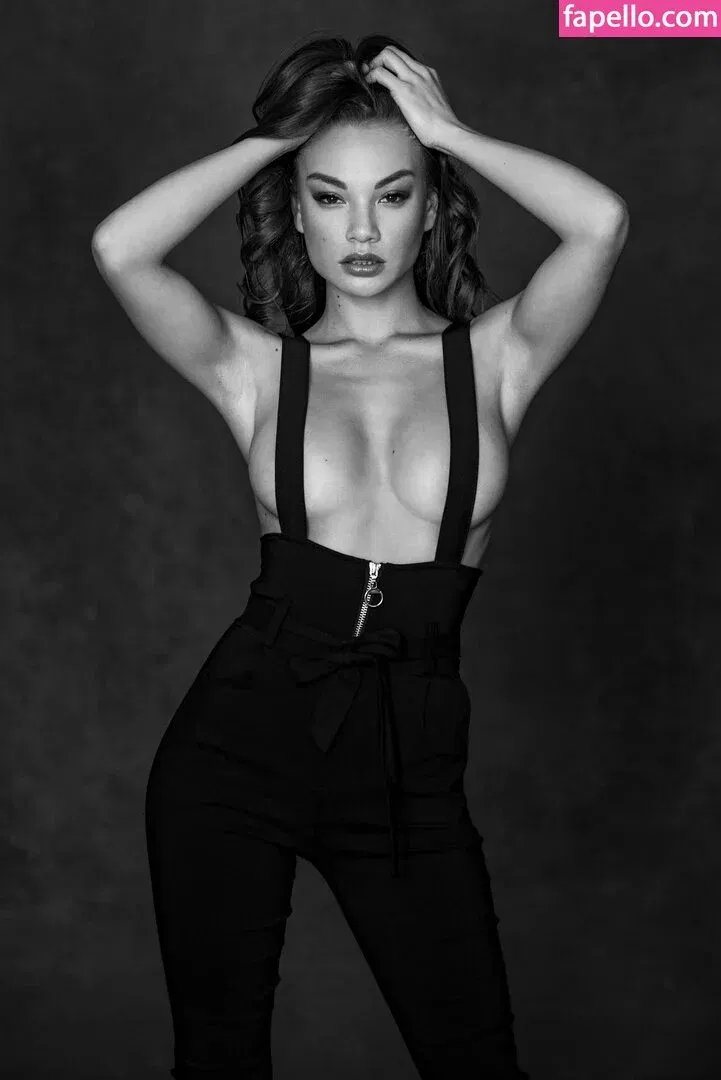 Neeko / neekolul Onlyfans Photo Gallery 