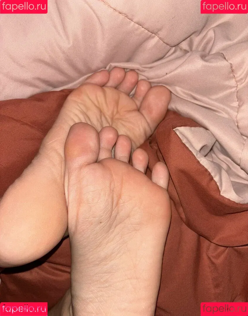 Channelle / Channellebag / cs.feet / livelaughlovefeet101 Onlyfans Photo Gallery 