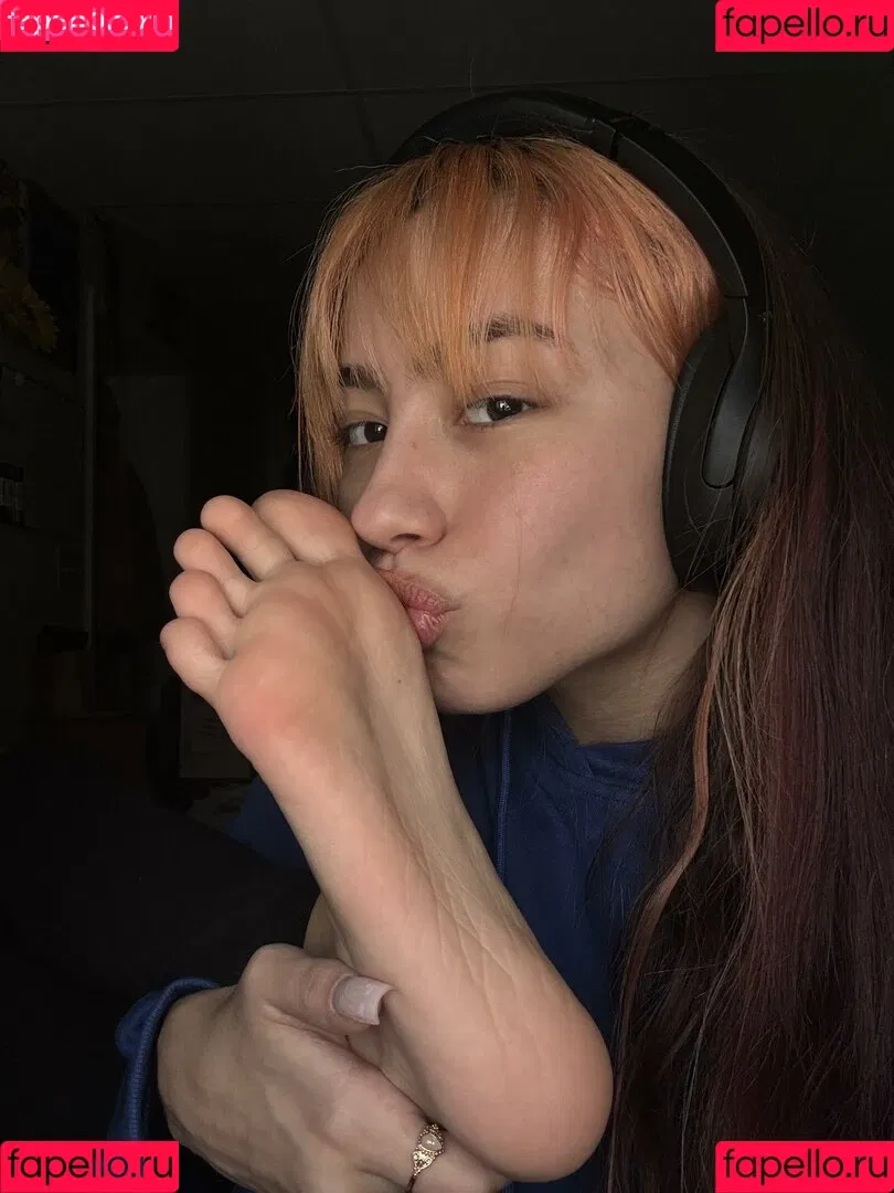 Channelle / Channellebag / cs.feet / livelaughlovefeet101 Onlyfans Photo Gallery 