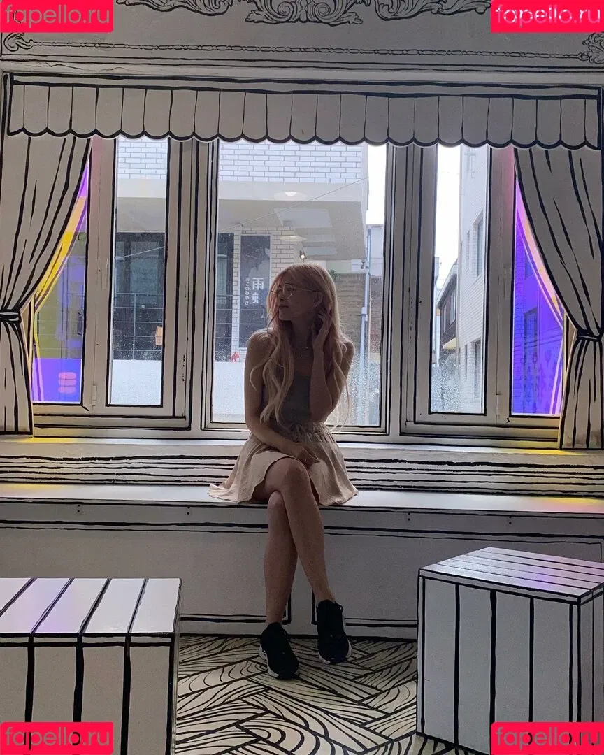 Kkatamina / Miyoung Onlyfans Photo Gallery 