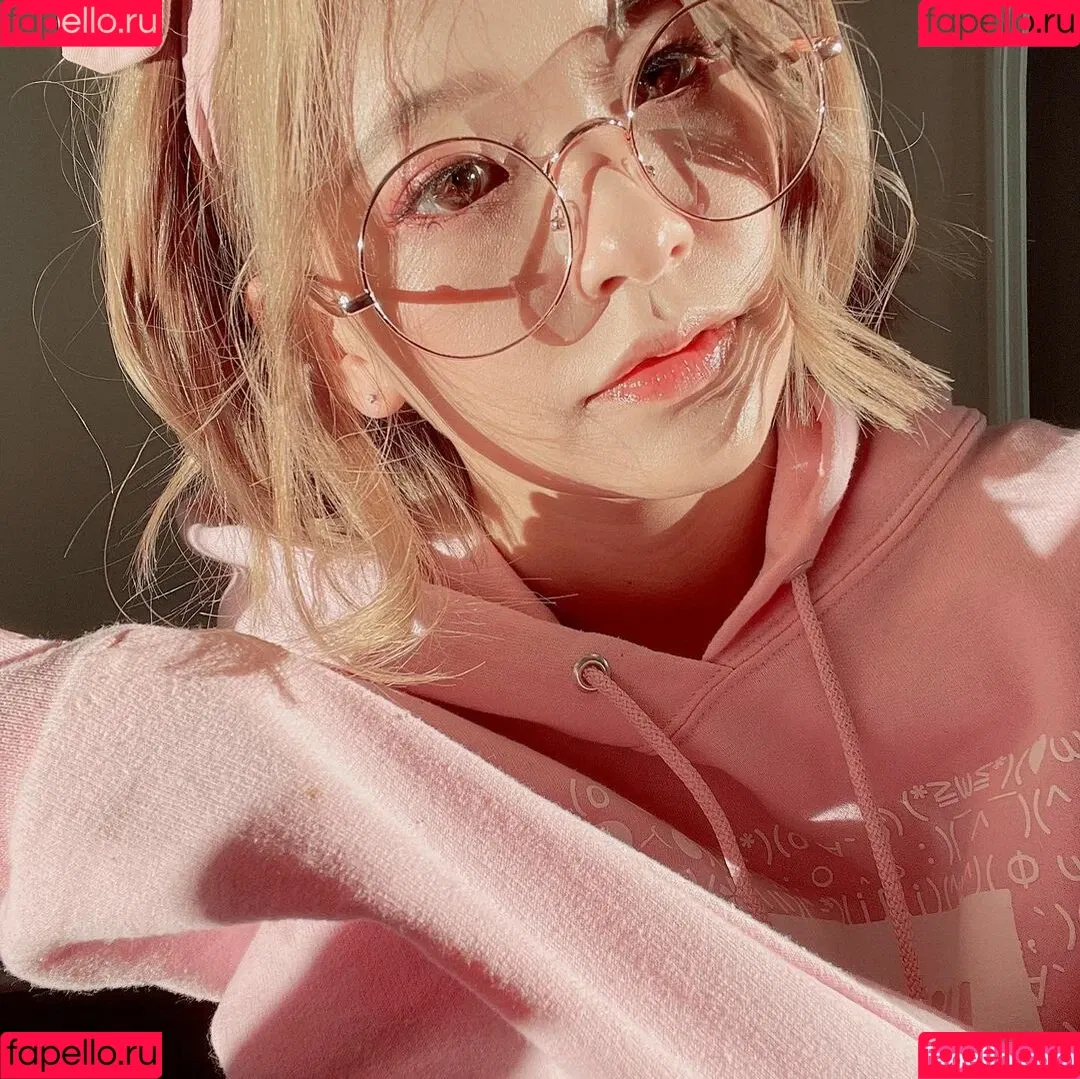Kkatamina / Miyoung Onlyfans Photo Gallery 