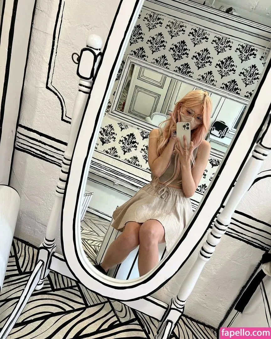 Kkatamina / Miyoung Onlyfans Photo Gallery 