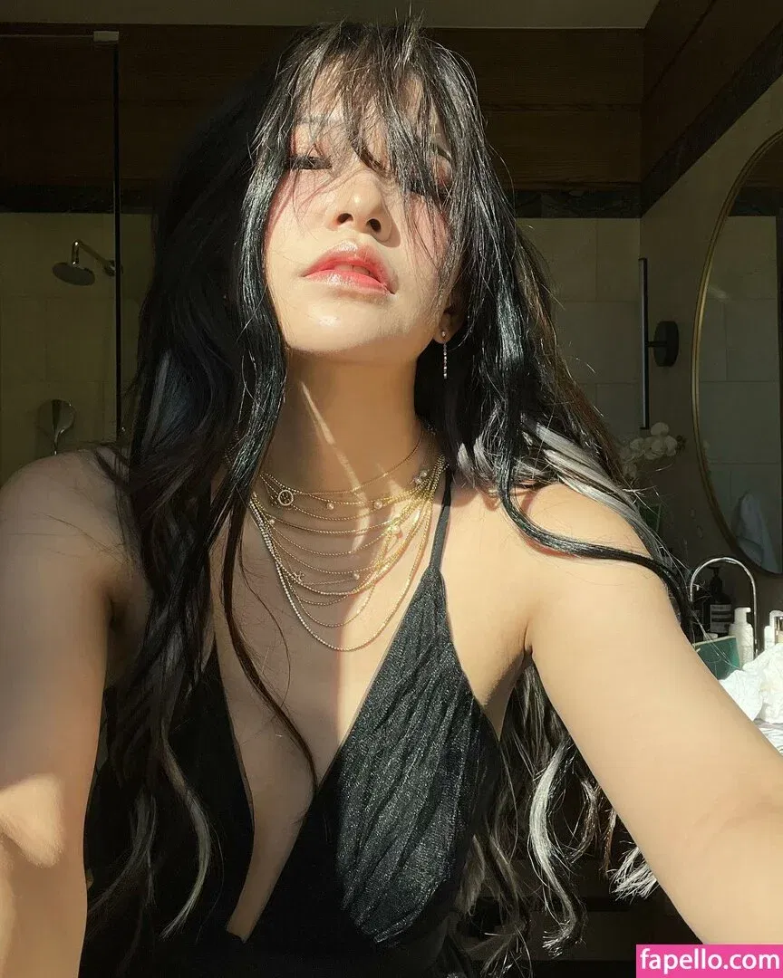 Kkatamina / Miyoung Onlyfans Photo Gallery 