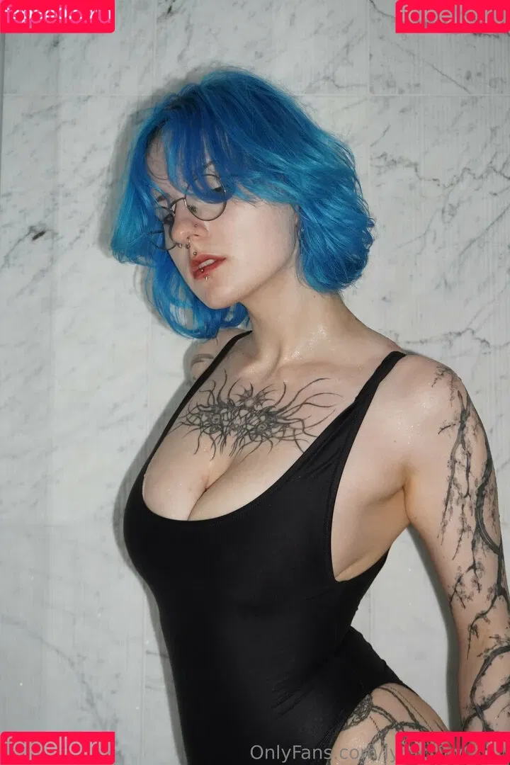 Lyra Crow / lyracr0w0 Onlyfans Photo Gallery 