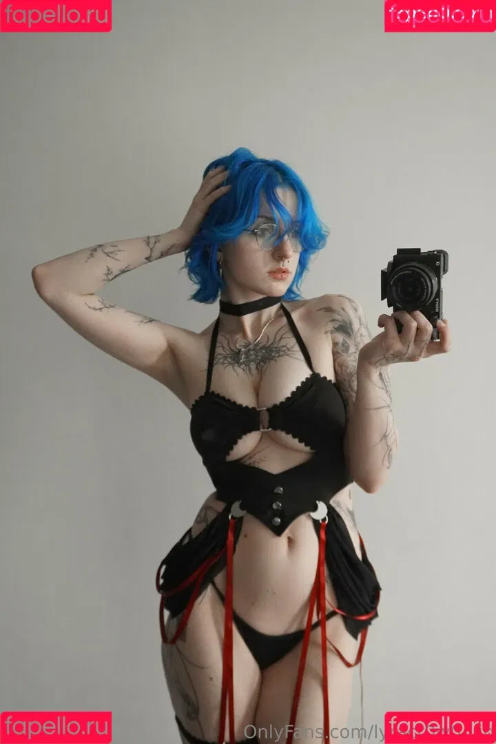 Lyra Crow / lyracr0w0 Onlyfans Photo Gallery 