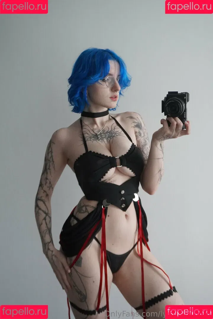 Lyra Crow / lyracr0w0 Onlyfans Photo Gallery 