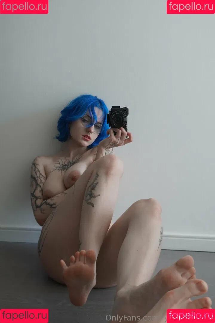 Lyra Crow / lyracr0w0 Onlyfans Photo Gallery 