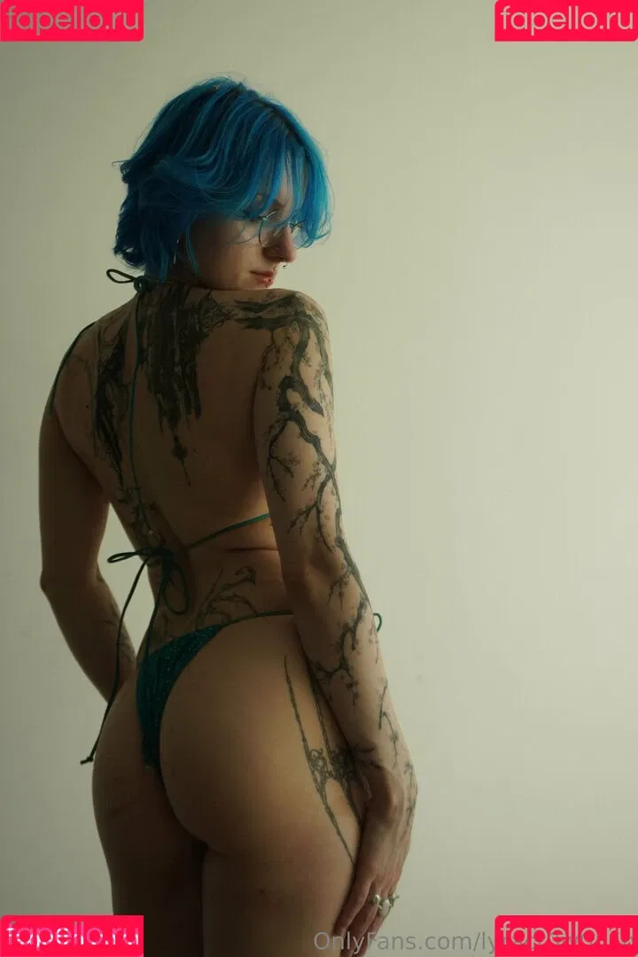 Lyra Crow / lyracr0w0 Onlyfans Photo Gallery 