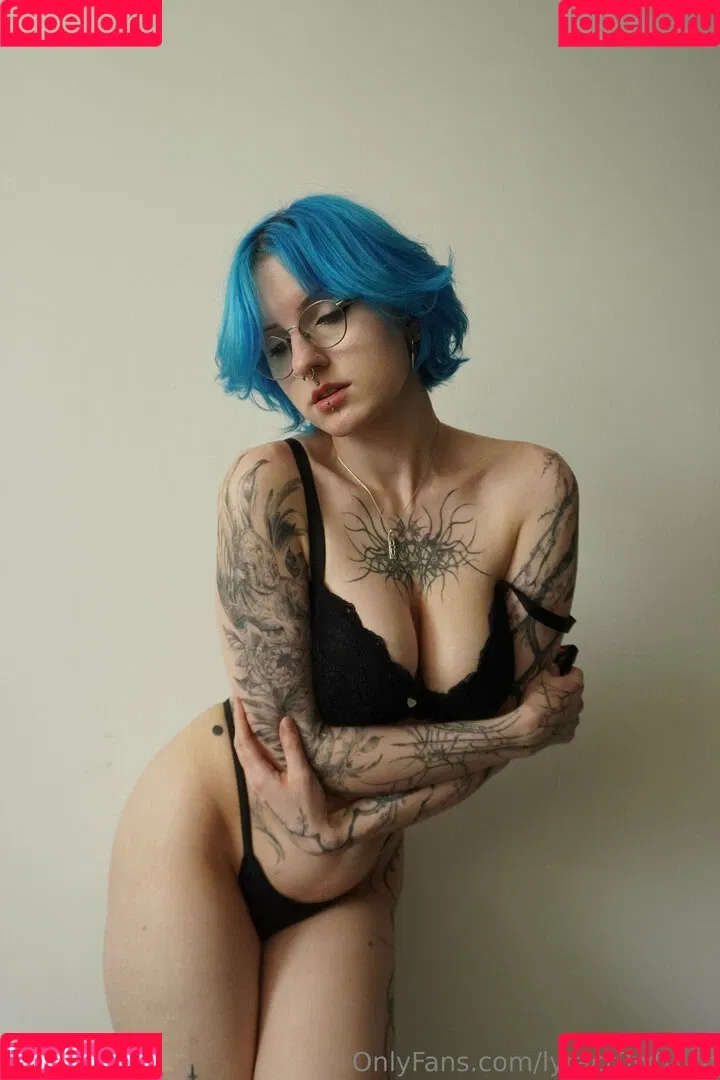 Lyra Crow / lyracr0w0 Onlyfans Photo Gallery 