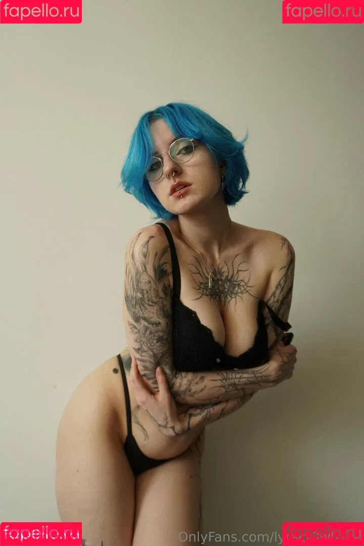 Lyra Crow / lyracr0w0 Onlyfans Photo Gallery 