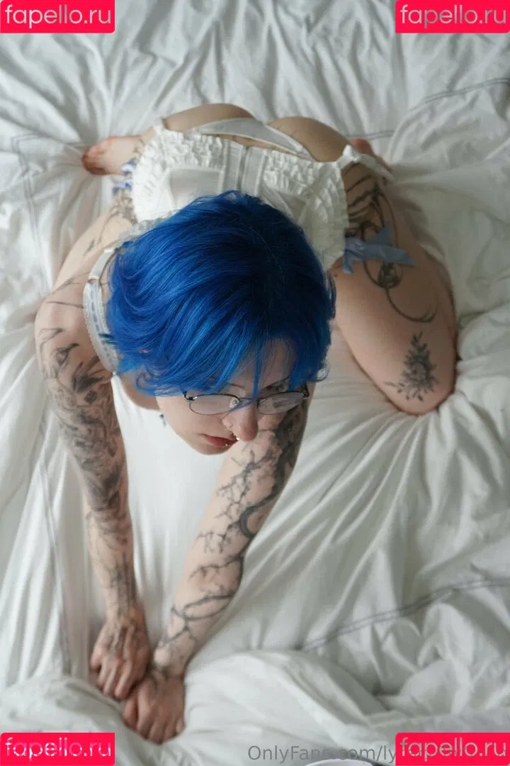 Lyra Crow / lyracr0w0 Onlyfans Photo Gallery 