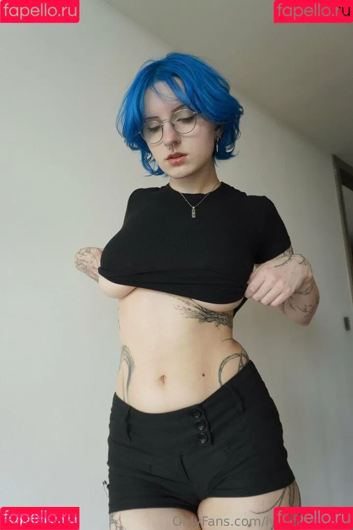 Lyra Crow / lyracr0w0 Onlyfans Photo Gallery 