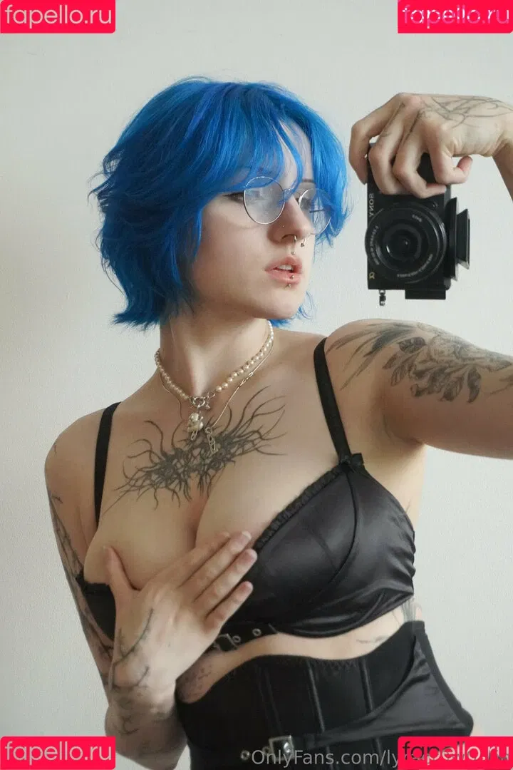 Lyra Crow / lyracr0w0 Onlyfans Photo Gallery 
