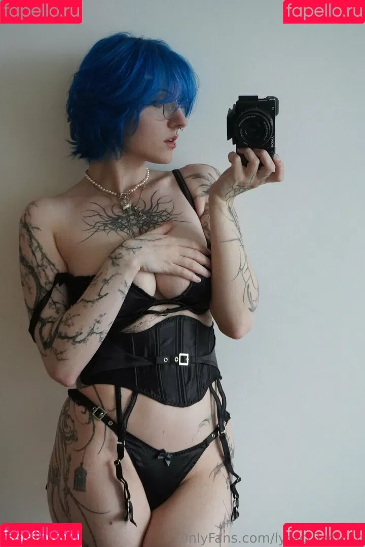 Lyra Crow / lyracr0w0 Onlyfans Photo Gallery 