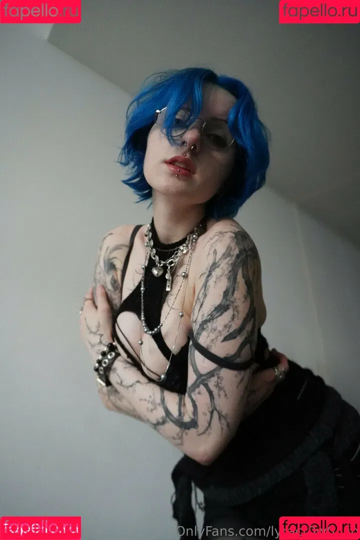 Lyra Crow / lyracr0w0 Onlyfans Photo Gallery 