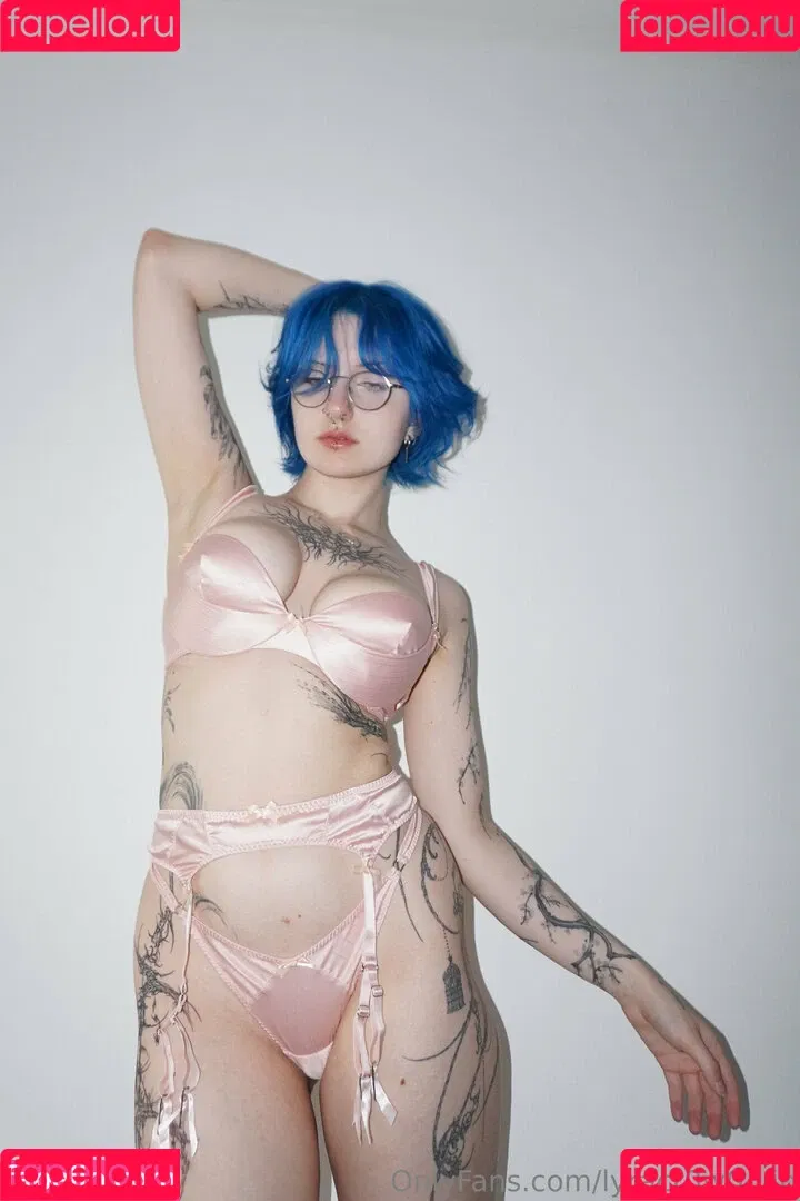 Lyra Crow / lyracr0w0 Onlyfans Photo Gallery 