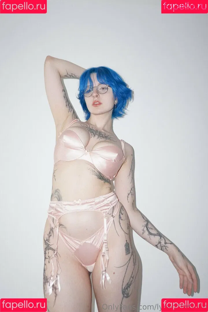 Lyra Crow / lyracr0w0 Onlyfans Photo Gallery 