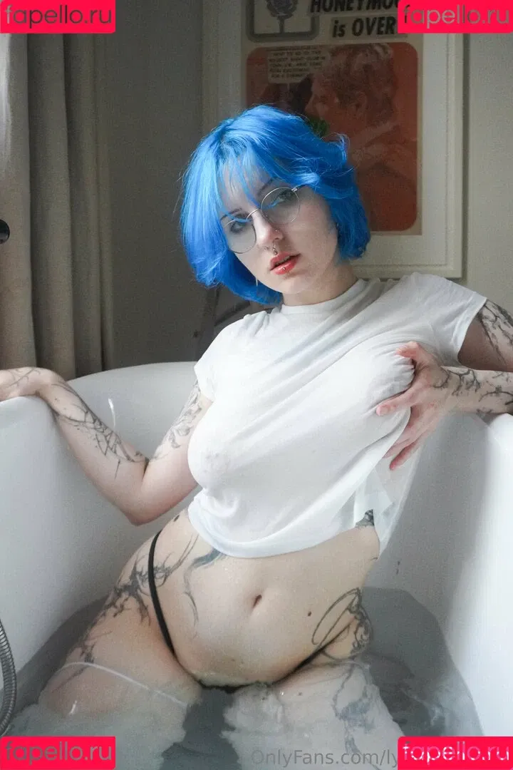 Lyra Crow / lyracr0w0 Onlyfans Photo Gallery 