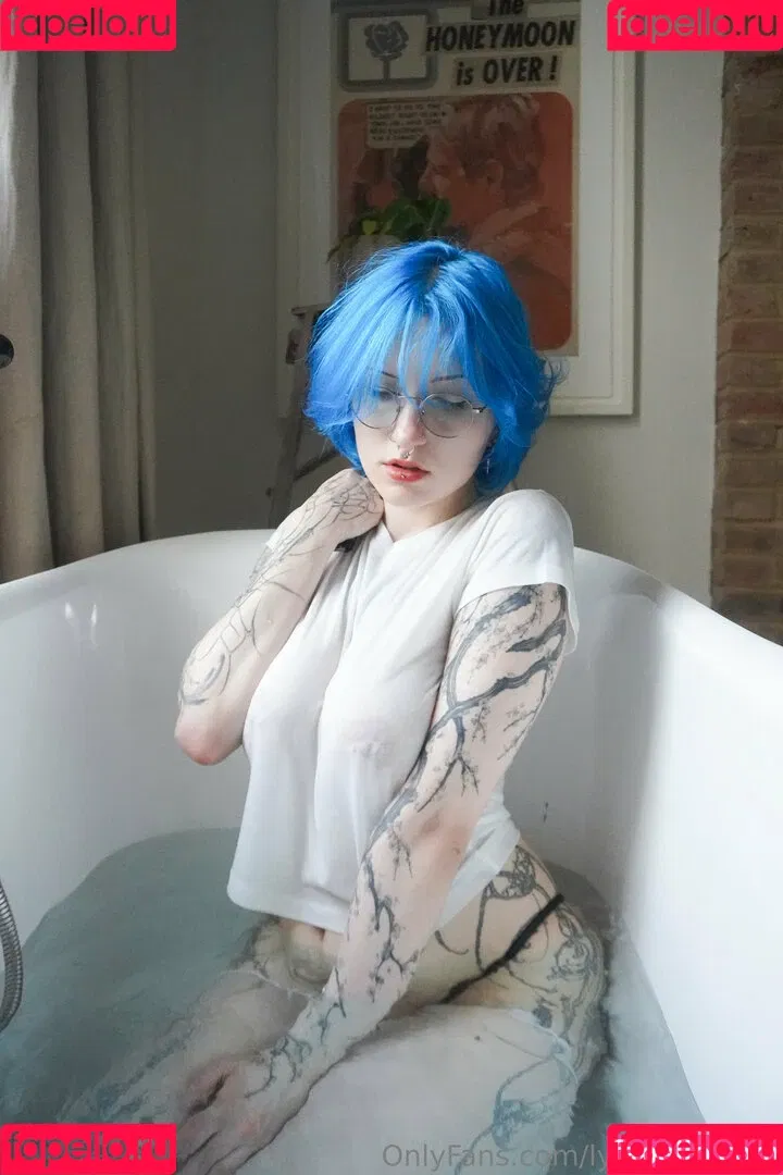 Lyra Crow / lyracr0w0 Onlyfans Photo Gallery 