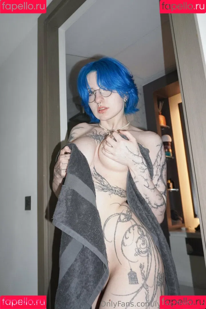 Lyra Crow / lyracr0w0 Onlyfans Photo Gallery 