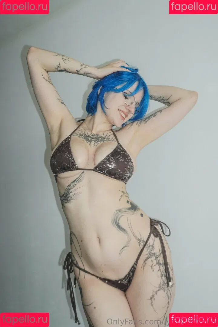 Lyra Crow / lyracr0w0 Onlyfans Photo Gallery 