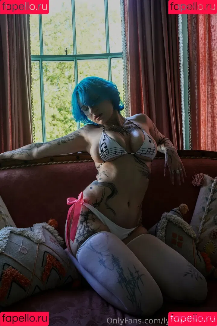 Lyra Crow / lyracr0w0 Onlyfans Photo Gallery 
