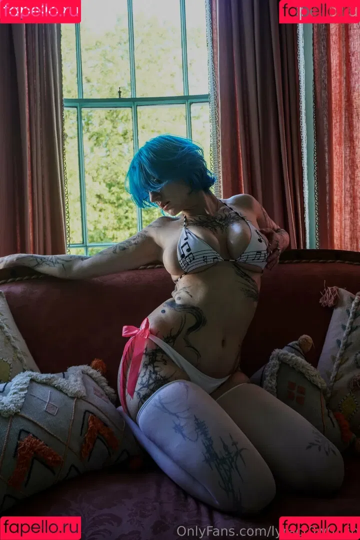 Lyra Crow / lyracr0w0 Onlyfans Photo Gallery 