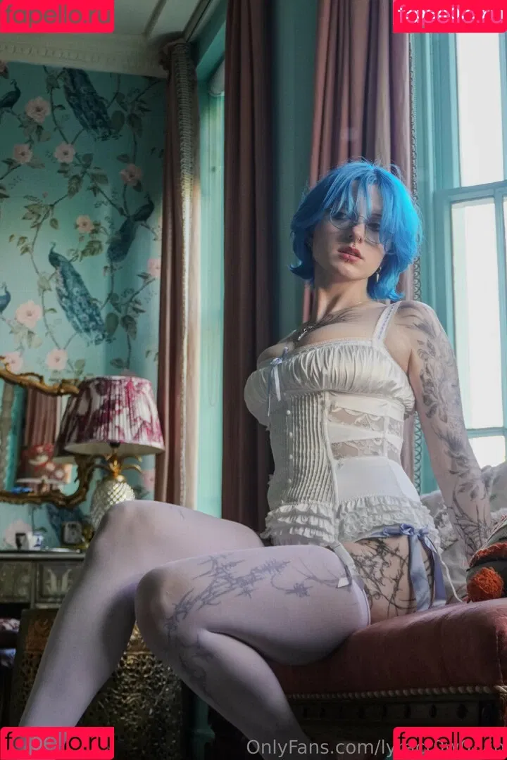 Lyra Crow / lyracr0w0 Onlyfans Photo Gallery 