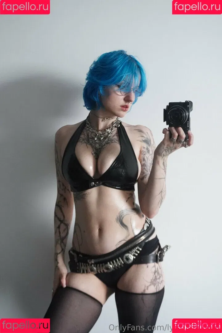 Lyra Crow / lyracr0w0 Onlyfans Photo Gallery 